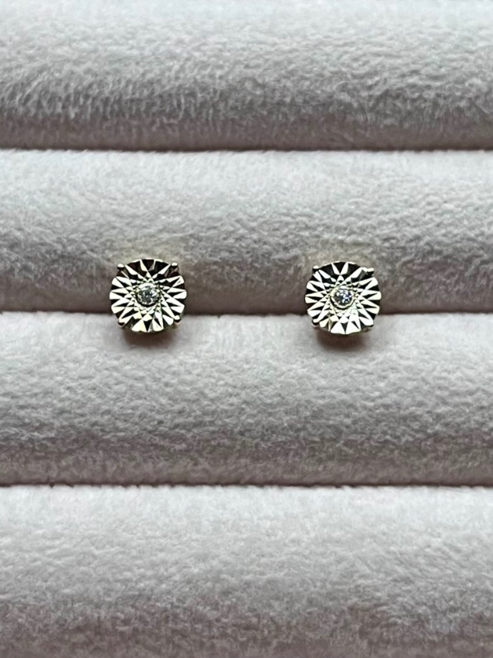 E121 | Genuine Diamond Starburst Studs in Gold